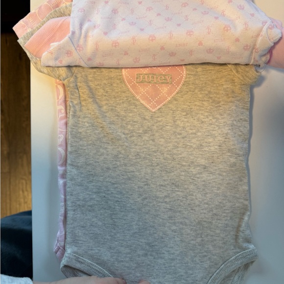 Juicy Couture Light Pink Baby Bodysuit Set, 18 months - Picture 4 of 5